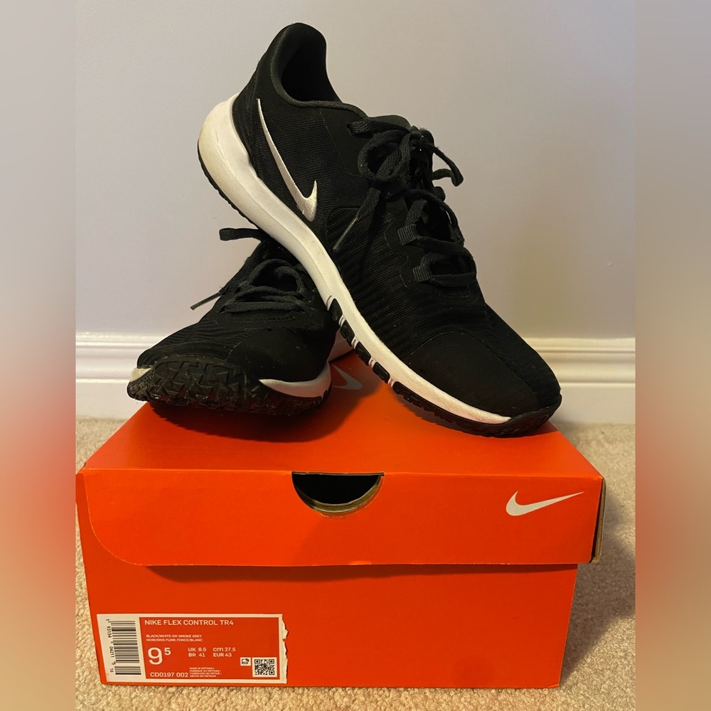 Nike flex control TR4 - like new. Men’s size 9.5